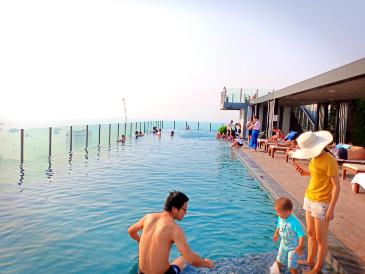 The Base Horizon Central Pattaya Exterior photo