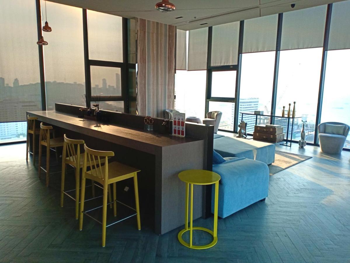 The Base Horizon Central Pattaya Exterior photo