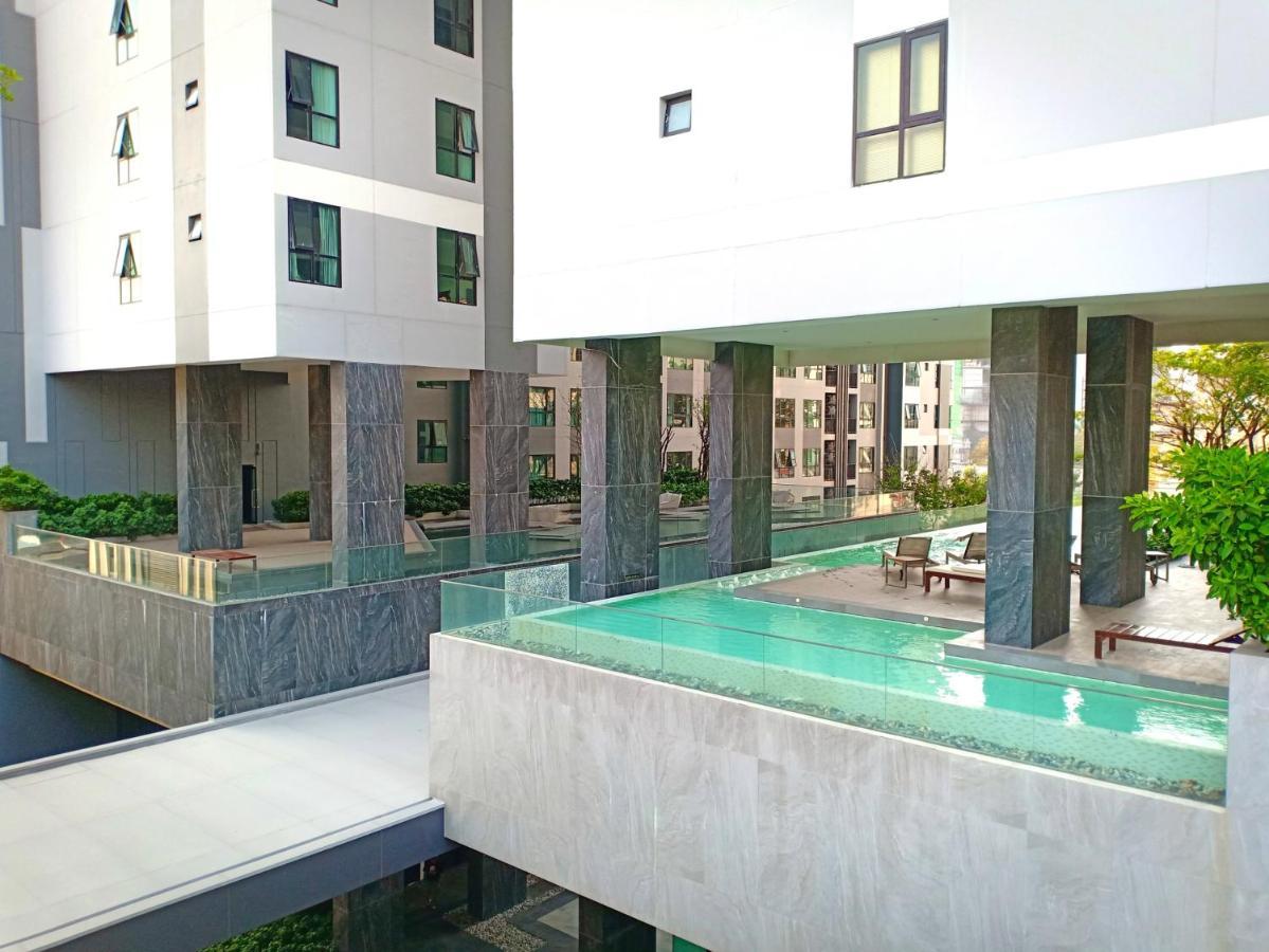 The Base Horizon Central Pattaya Exterior photo