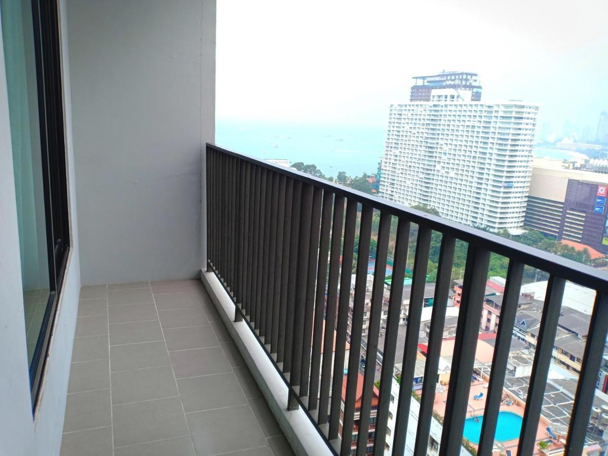 The Base Horizon Central Pattaya Exterior photo